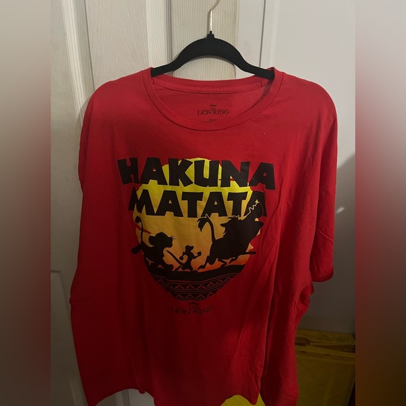 Disney Other - 3XL Disney Red Hakuna Matata Lion King Tee